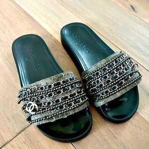 Chanel CC chain-detail slide sandals size 35